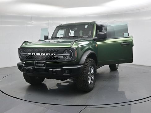 Certified 2025 Ford Bronco Badlands AWD/4WD image 31