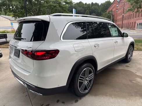 Certified 2025 Mercedes-Benz GLS 450 4MATIC image 8