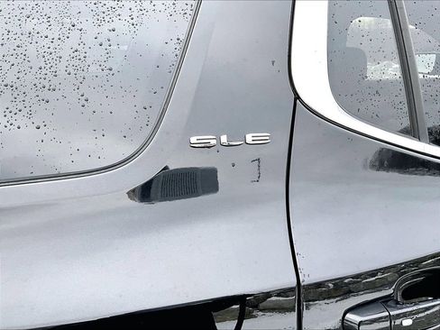 Used 2021 GMC Acadia SLE image 8