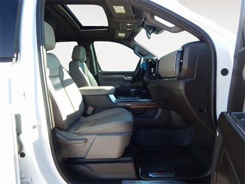 Used 2024 Chevrolet Silverado 1500 LT Trail Boss w/ LT Trail Boss Premium Package image 15