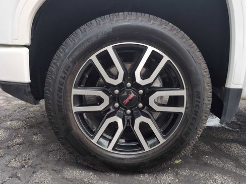 Used 2024 GMC Sierra 1500 AT4 w/ Technology Package AWD/4WD image 35