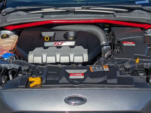 Used 2018 Ford Focus ST image 33