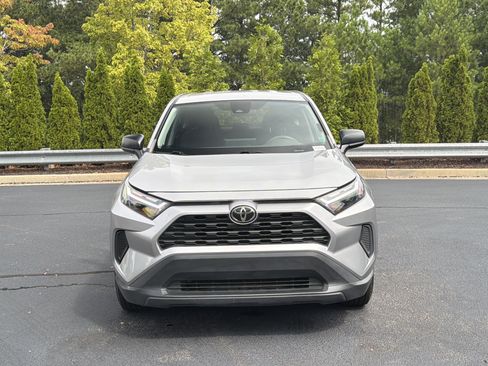 Used 2023 Toyota RAV4 LE FWD image 12