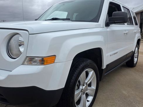 Used 2014 Jeep Patriot Latitude image 24