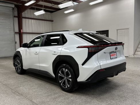 Used 2023 Toyota bZ4X XLE image 19