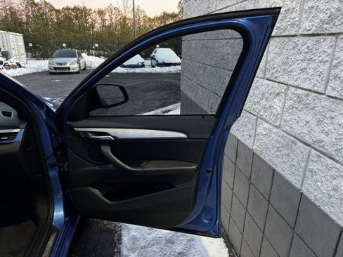 Used 2017 BMW X1 xDrive28i w/ Premium Package image 18