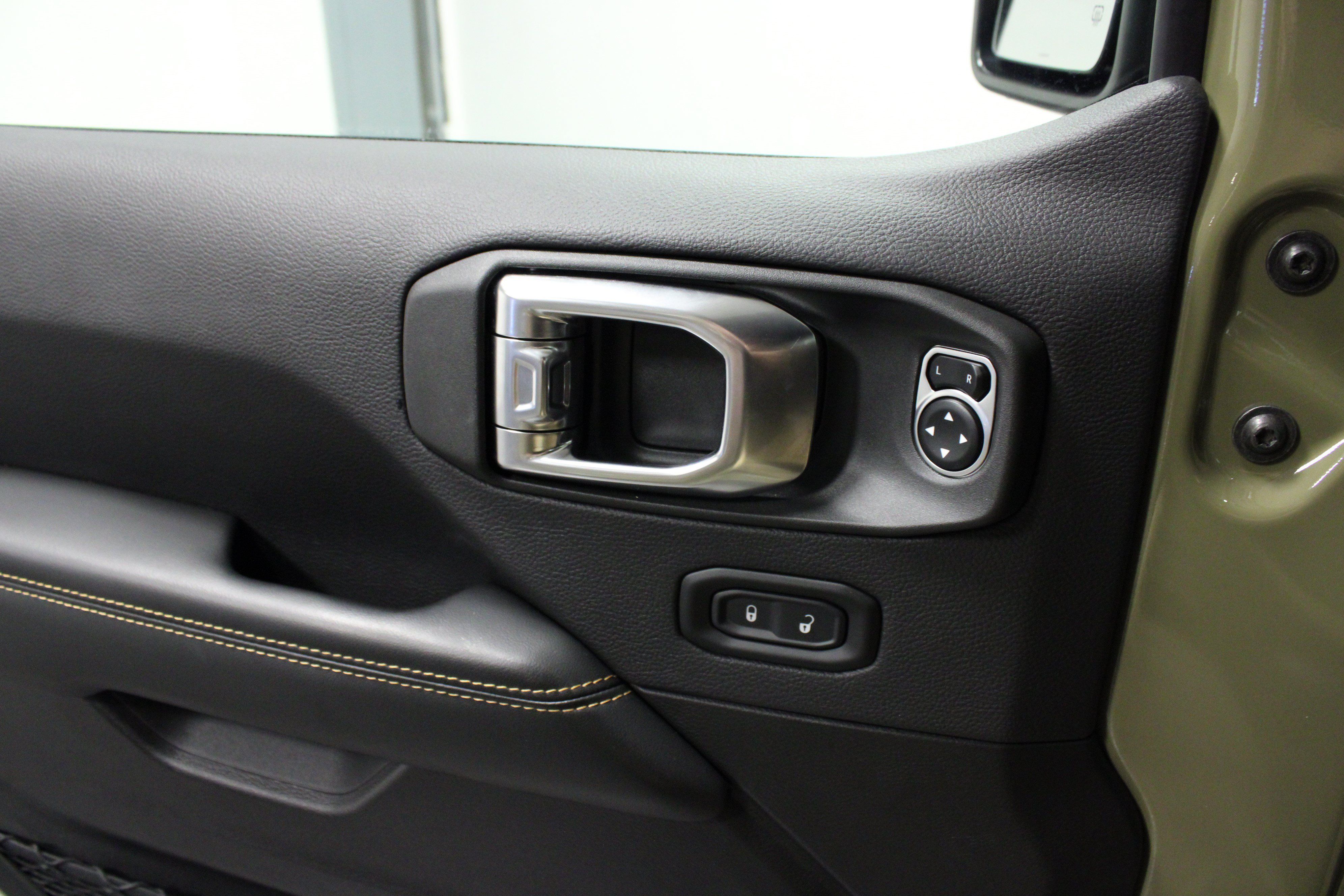 Used 2025 Jeep Wrangler Unlimited Rubicon 392 AWD/4WD image 19