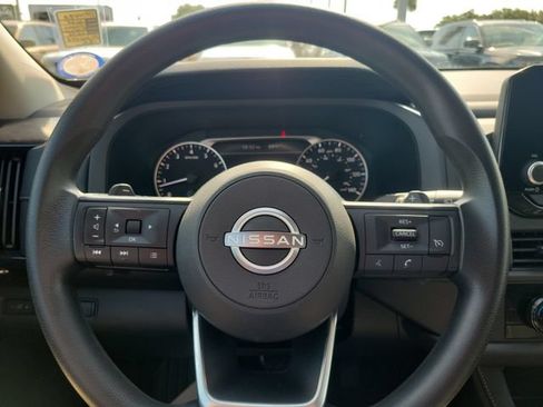 Used 2025 Nissan Pathfinder S FWD image 19