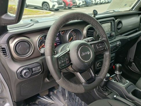 Used 2018 Jeep Wrangler Unlimited Sport image 11