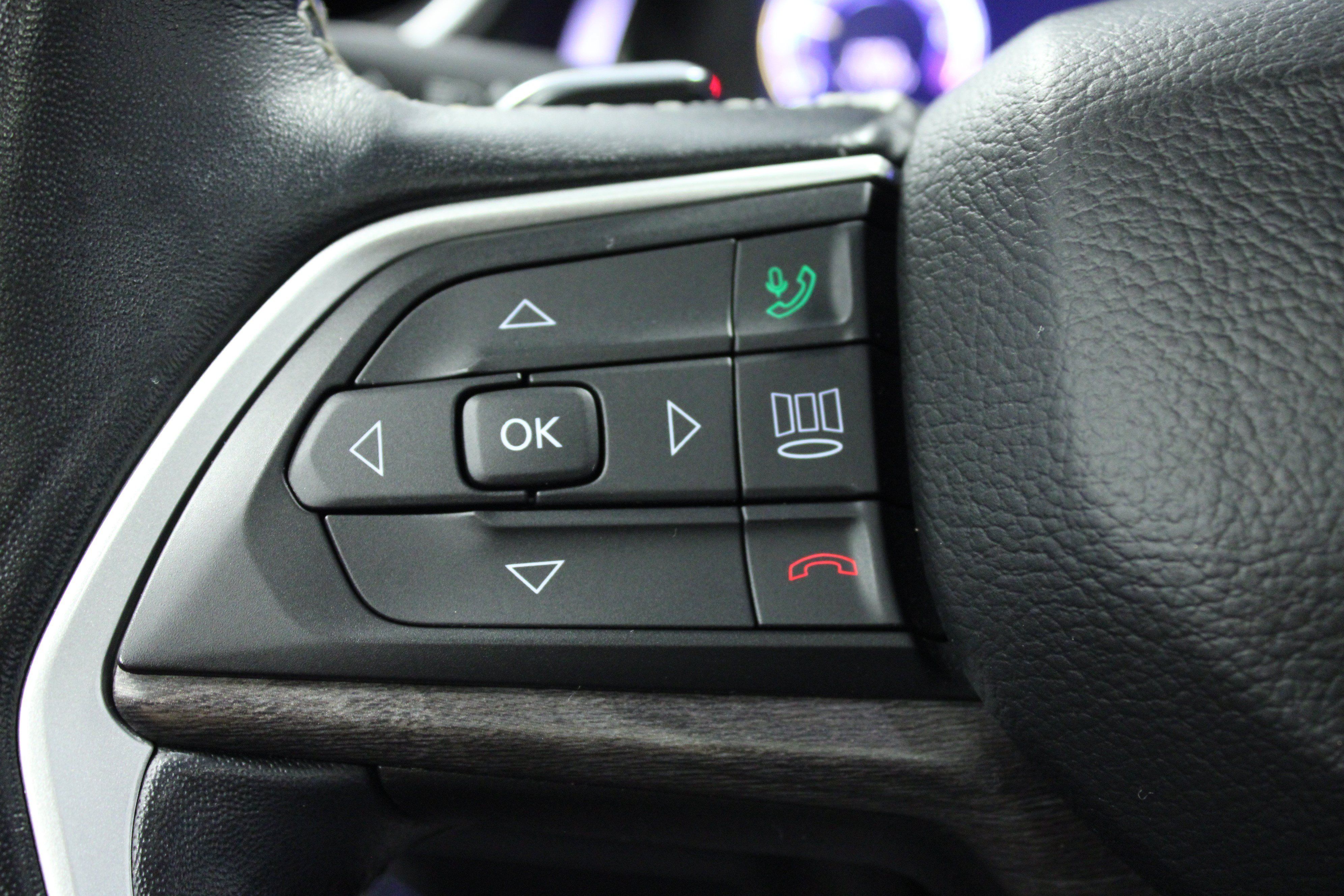Used 2022 Jeep Grand Cherokee L Limited AWD/4WD image 21