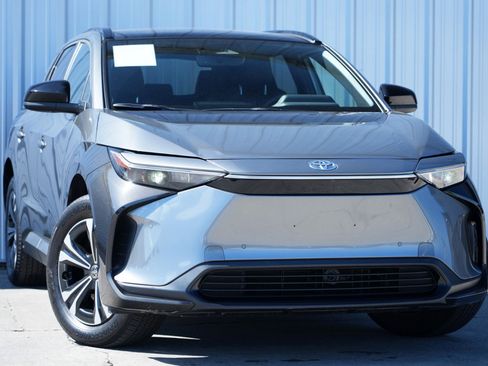 Used 2023 Toyota bZ4X XLE image 2