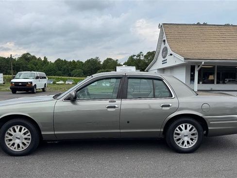 Used 2003 Ford Crown Victoria LX RWD image 7