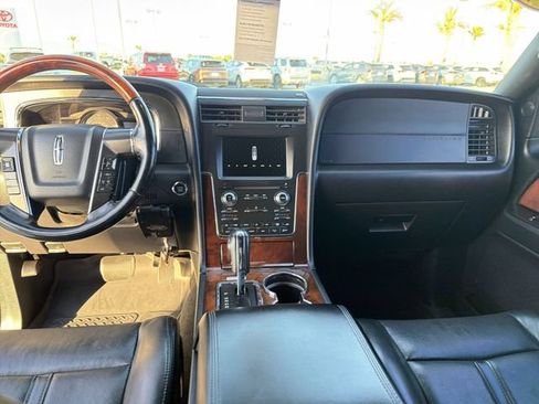 Used 2016 Lincoln Navigator Select AWD/4WD image 14