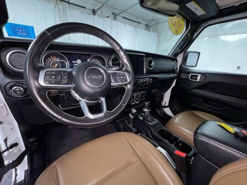 Used 2022 Jeep Gladiator Overland w/ Popular Equipment Package image 3