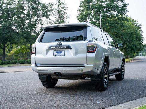 Used 2020 Toyota 4Runner TRD Off-Road AWD/4WD image 6