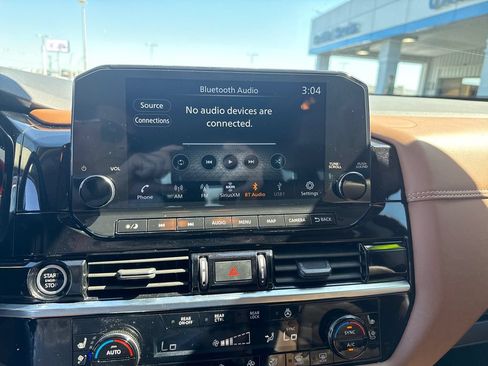 Used 2023 Nissan Pathfinder Platinum FWD image 24