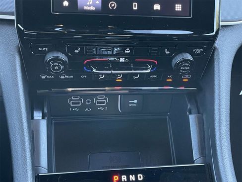 New 2025 Jeep Grand Cherokee Altitude image 20