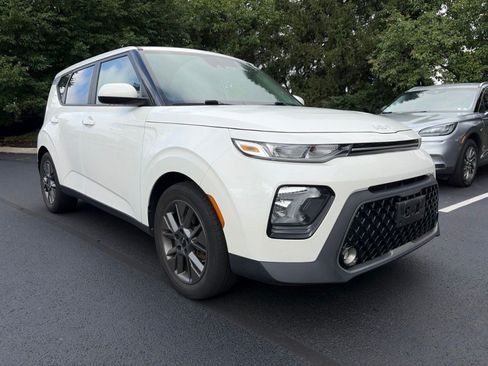Used 2022 Kia Soul EX FWD image 3
