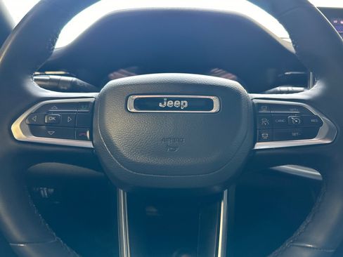 Used 2025 Jeep Compass Limited AWD/4WD image 23