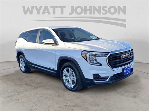 Used 2024 GMC Terrain SLE image 7
