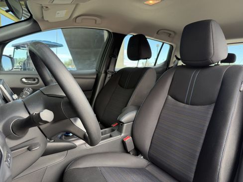 Used 2025 Nissan Leaf S FWD image 31