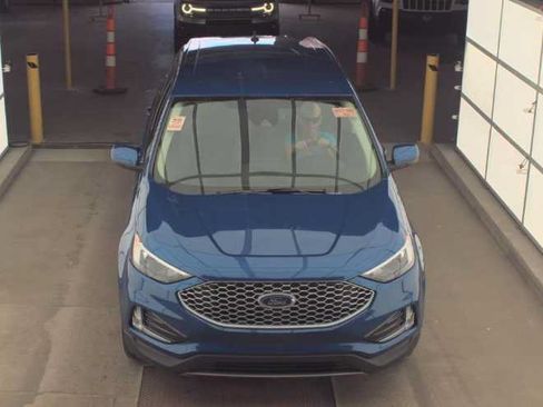 Used 2023 Ford Edge SEL w/ Convenience Package AWD/4WD image 2