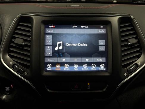 Used 2022 Jeep Cherokee Trailhawk w/ Comfort/Convenience Group image 35