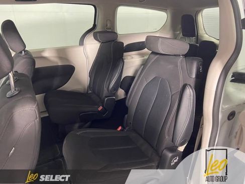 Used 2023 Chrysler Voyager LX FWD image 19