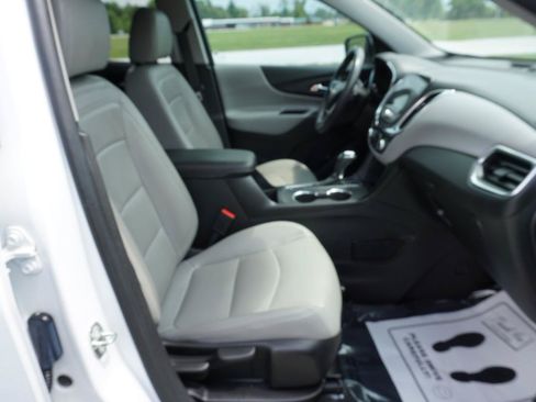 Used 2018 Chevrolet Equinox LT FWD image 23