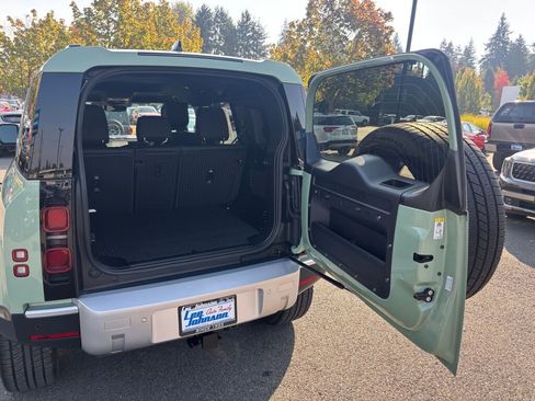 Used 2023 Land Rover Defender 110 75th Limited Edition image 11