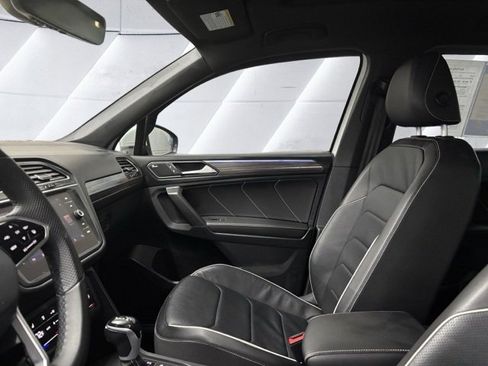 Used 2022 Volkswagen Tiguan SEL R-Line image 20