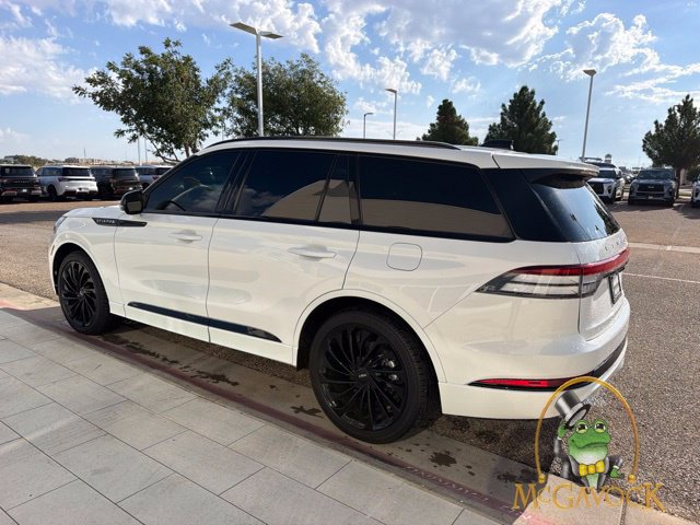 Used 2026 Lincoln Aviator Reserve w/ Jet Appearance Package RWD image 7