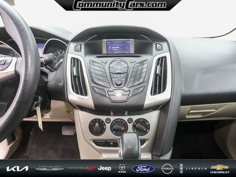 Used 2014 Ford Focus SE image 16