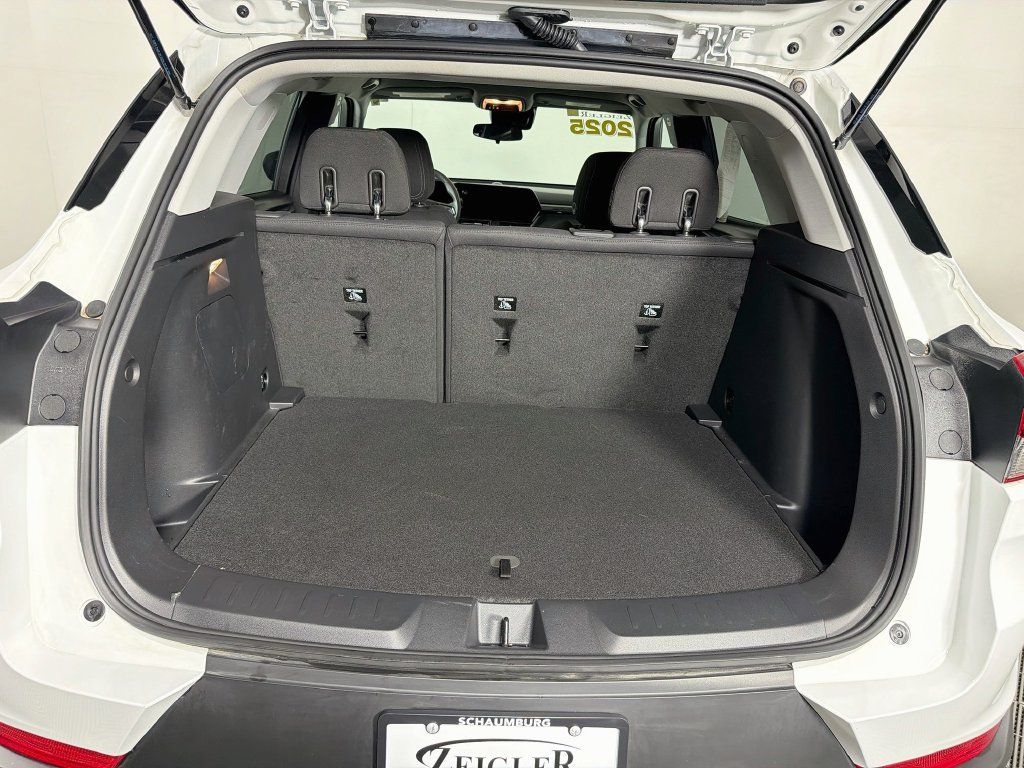 Used 2025 Chevrolet TrailBlazer LS w/ LS Convenience Package FWD image 24