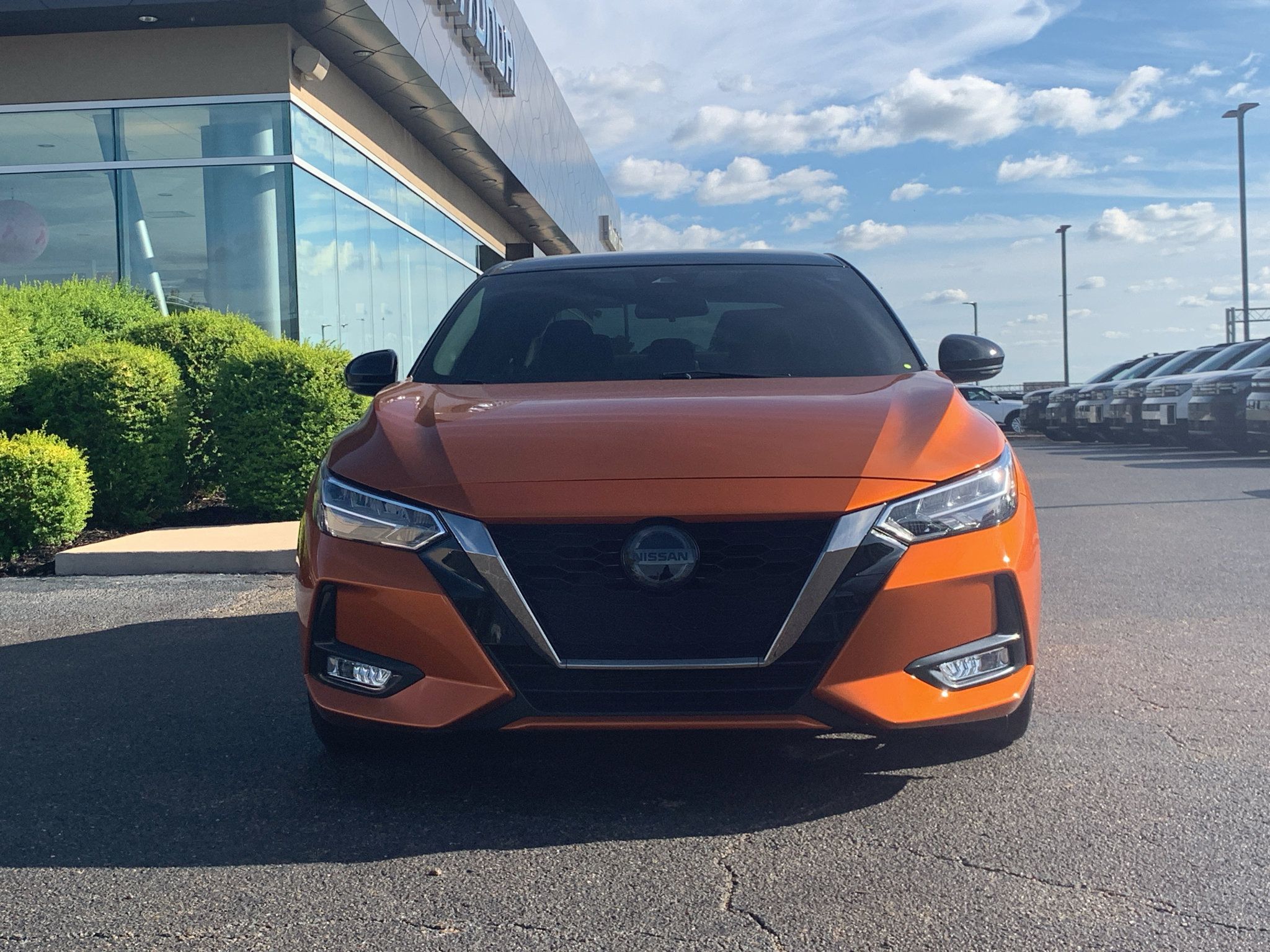 Used 2023 Nissan Sentra SR w/ Trunk Package FWD image 2