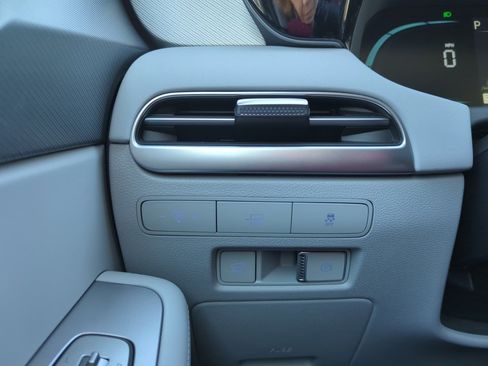 Certified 2025 Hyundai Palisade SEL image 32