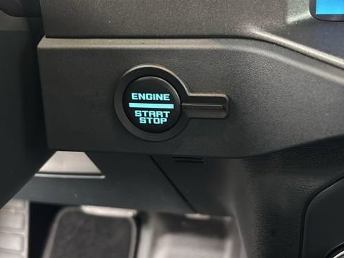 Used 2025 Ford Bronco Badlands image 16