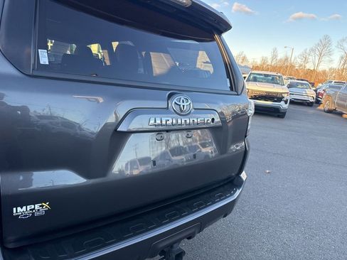 Used 2017 Toyota 4Runner SR5 image 28