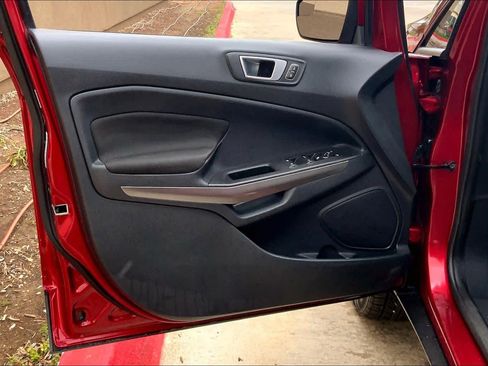 Used 2019 Ford EcoSport SE image 22