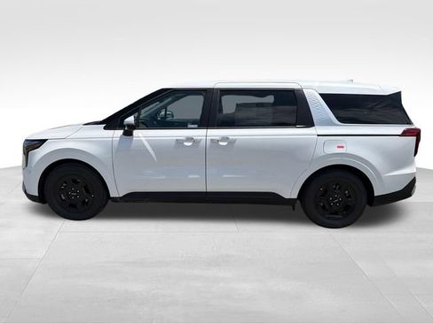 New 2026 Kia Carnival LX FWD image 4
