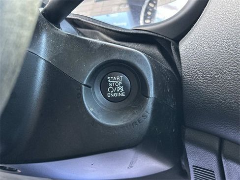 Used 2019 Jeep Renegade Limited w/ UConnect 8.4 Nav Group image 23