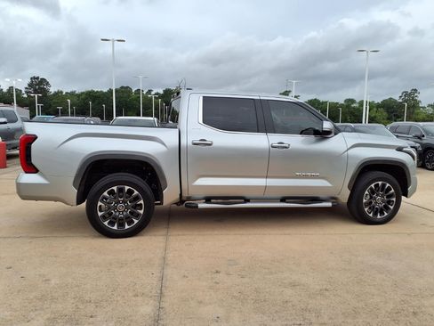 Used 2022 Toyota Tundra Limited w/ Power Package AWD/4WD image 5