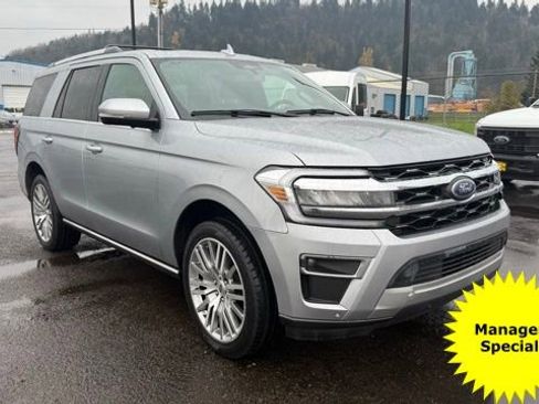 Used 2024 Ford Expedition Limited image 3