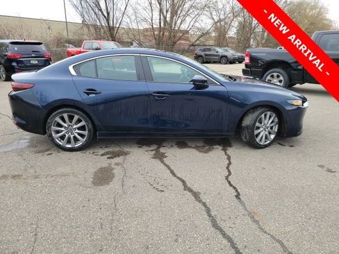 Used 2020 MAZDA MAZDA3 Sedan w/ Select Package image 2
