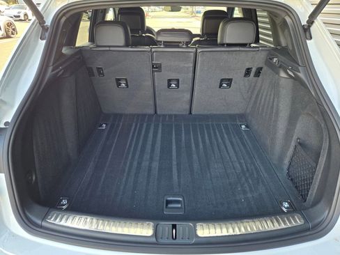 Certified 2025 Porsche Macan w/ Premium Package Plus AWD/4WD image 27