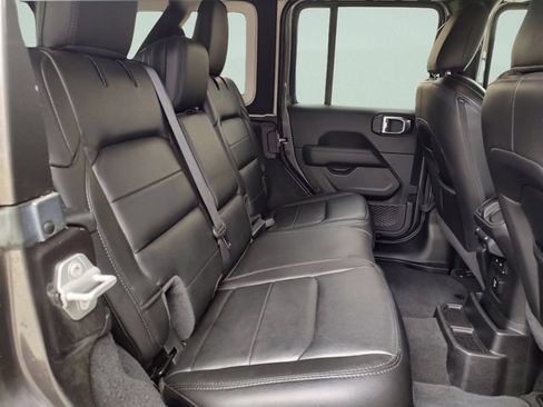 Used 2021 Jeep Wrangler Unlimited Sahara AWD/4WD image 32