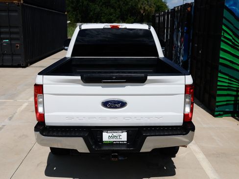 Used 2019 Ford F250 XLT w/ Snow Plow Prep Package AWD/4WD image 13