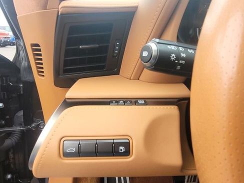 Used 2021 Lexus LC 500 Coupe w/ Touring Package RWD image 18