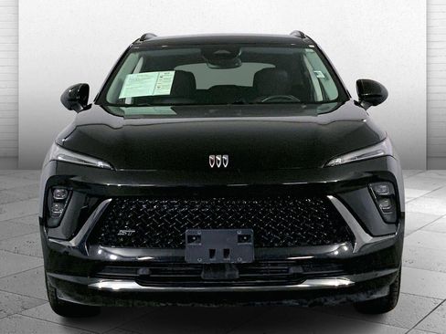 Used 2025 Buick Envision Sport Touring image 2