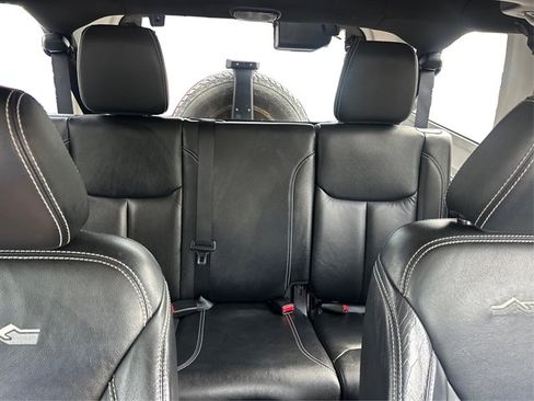 Used 2014 Jeep Wrangler Unlimited Sahara w/ Dual Top Group AWD/4WD image 22